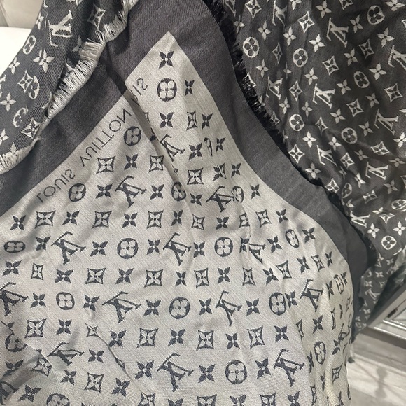 Louis Vuitton Denim Noir Scarf - Picture 2 of 5